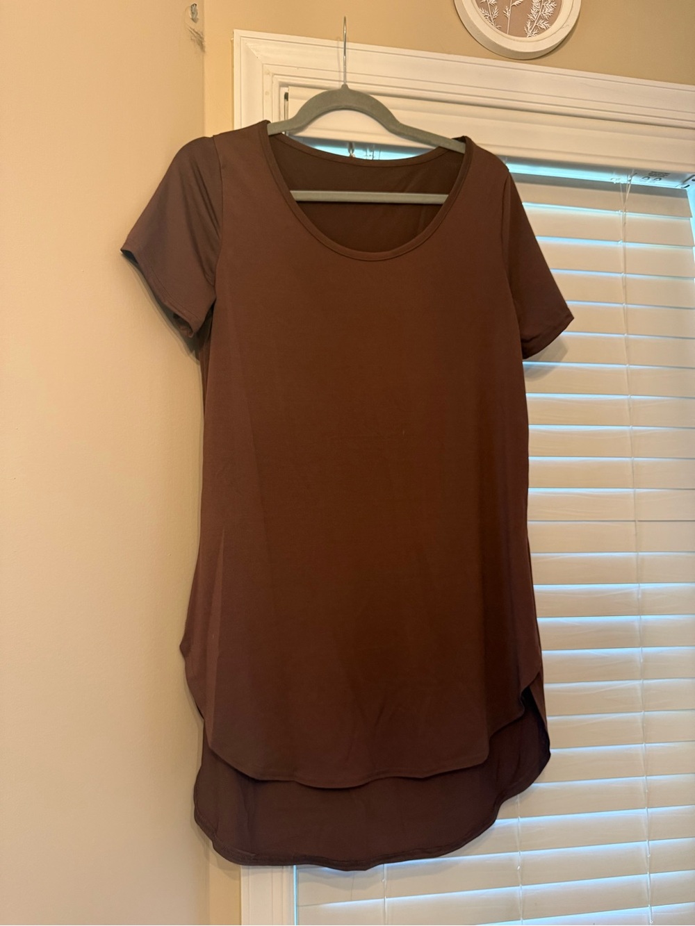 Weissman Brown Short Sleeve Scoop Neck Layered Tunic